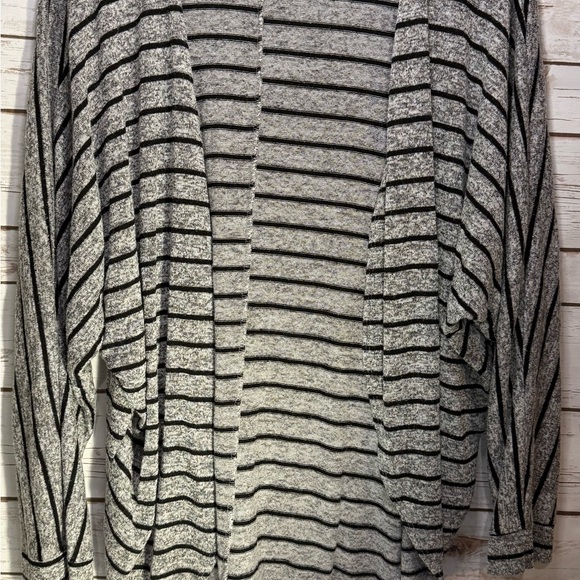 Olivia Rae Open Front Long Cardigan Striped Gray And Black Stripes - Picture 8 of 8